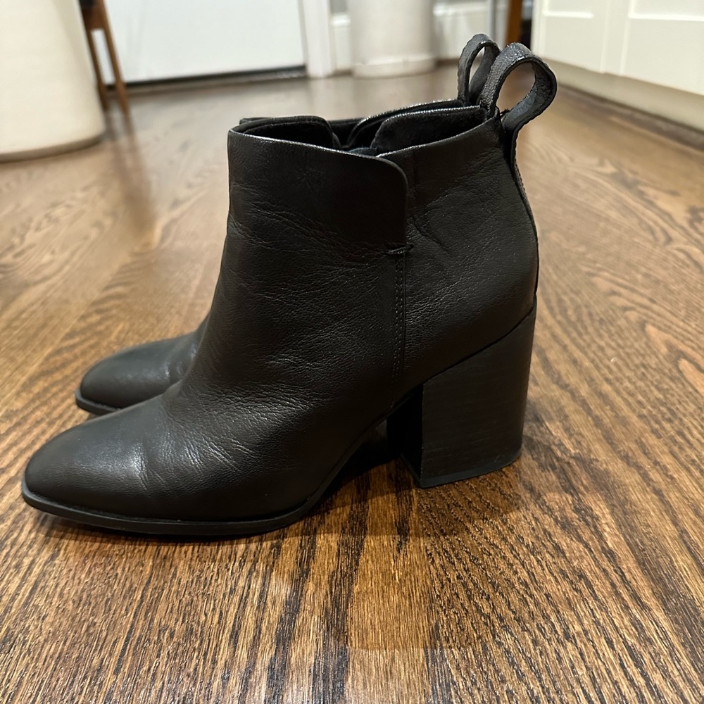 Vionic Lyssa Black Leather Boots View 3